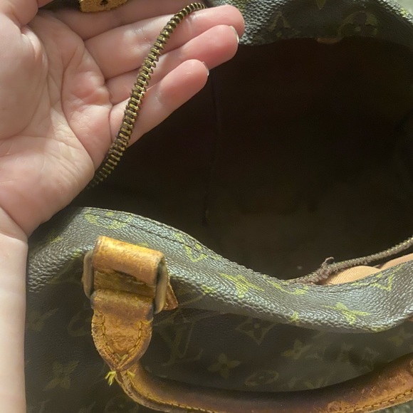 Authentic revamped Louis Vuitton - Picture 2 of 6